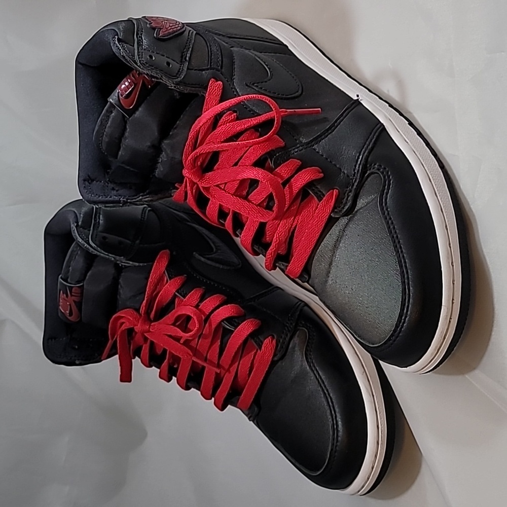 Air Jordan 1 High OG Black Satin